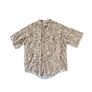 Tan flowy men's XL patterned button-up